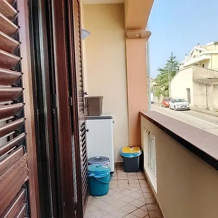 A Pochi Passi Dal Mare Apartment *